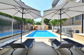 Отель Mikuljan Apartments  Сплит